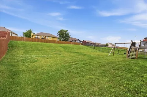 Exterior - 802 Wright St, Pleasant Hill, MO 64080 photo 6 of 8