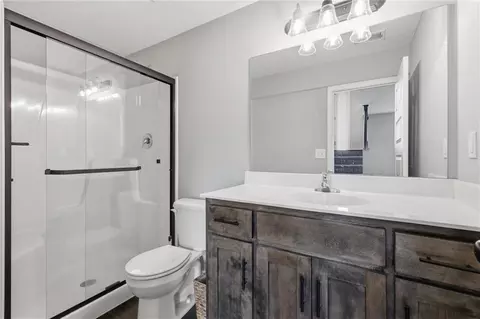 Bath - 802 Wright St, Pleasant Hill, MO 64080 photo 1 of 3