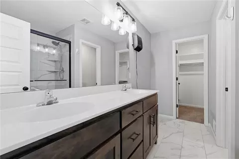 Bath - 802 Wright St, Pleasant Hill, MO 64080 photo 2 of 3