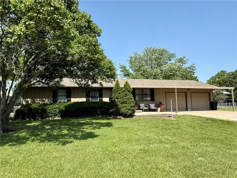 1014 Wilson St, Burlington, KS 66839