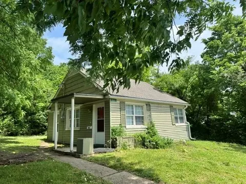 220 Corbin St, Liberty, MO 64068