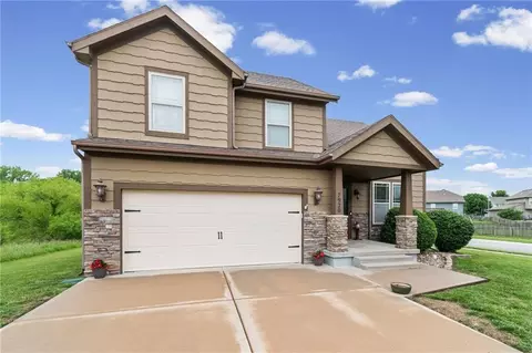 7920 NE 105th St, Kansas City, MO 64157