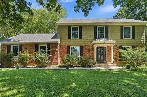 12841 Pembroke Cir, Leawood, KS 66209