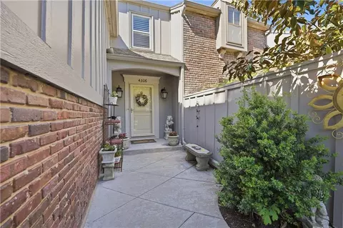4306 W 111th Ter, Leawood, KS 66211