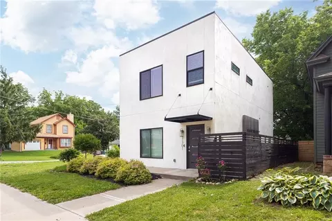 1301 E 41st St, Kansas City, MO 64110