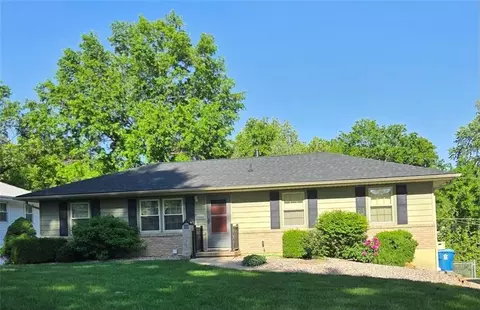 3801 Stonewall Ct, Independence, MO 64055