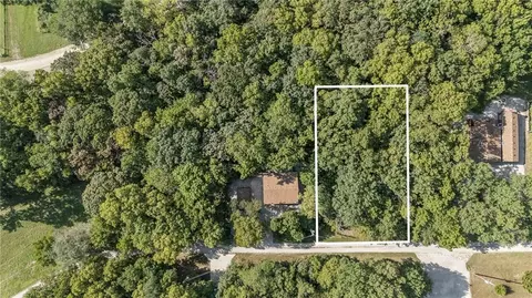 134 Spruce Dr, Linn Valley, KS 66040