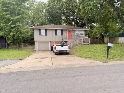 15201 E 48th Ter, Kansas City, MO 64136