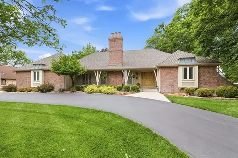 301 S Stevenson St, Olathe, KS 66061