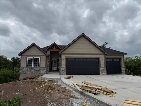 31517 W 86th Ct, De Soto, KS 66018
