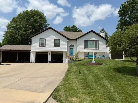 15144 Knight Rd, Basehor, KS 66007