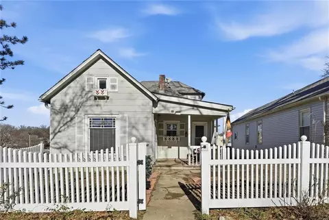 414 Pine St, Leavenworth, KS 66048
