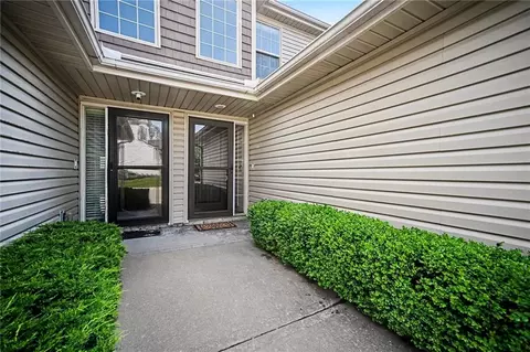 5417 N Hickory St, Kansas City, MO 64118