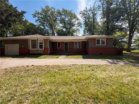 1825 Bren Mar Rd, Lees Summit, MO 64086