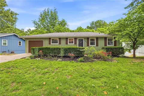1525 N 75th Dr, Kansas City, KS 66112