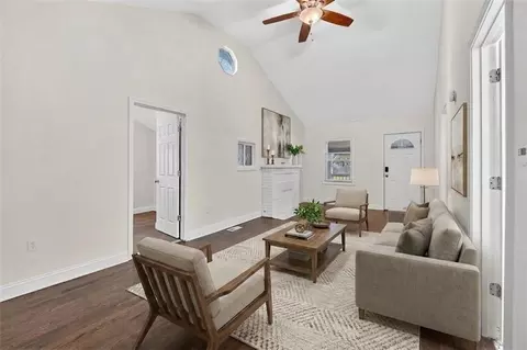 7637 Jefferson St, Kansas City, MO 64114