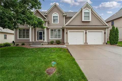 3836 SW Boulder Dr, Lees Summit, MO 64082