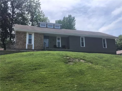 3101 NE 71st Ter, Gladstone, MO 64119