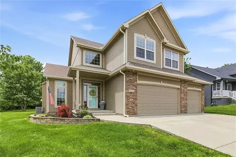 1601 NW Pond Ave, Grain Valley, MO 64029