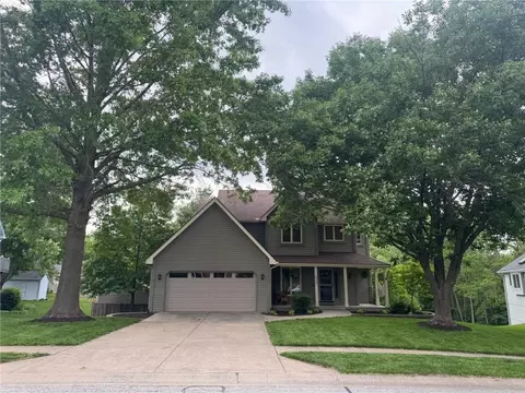 632 Taylor Dr, Liberty, MO 64068