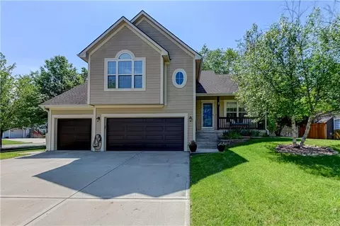 1750 Bridget Pl, Liberty, MO 64068