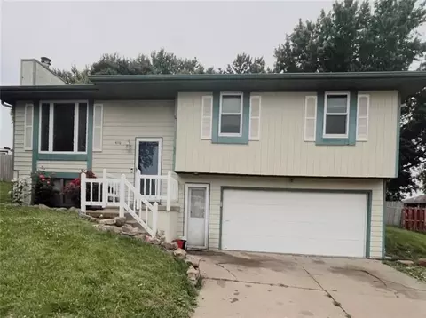 6110 28th Street Ter, Country Club, MO 64505