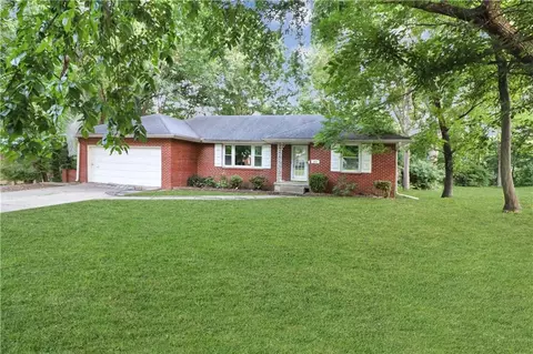 600 Christopher St, Warrensburg, MO 64093