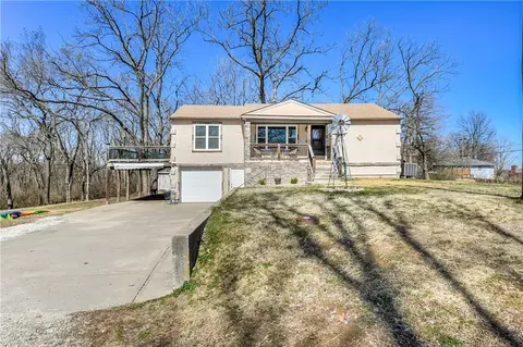 1500 High St, Leavenworth, KS 66048