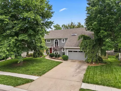 11309 Slater St, Overland Park, KS 66210