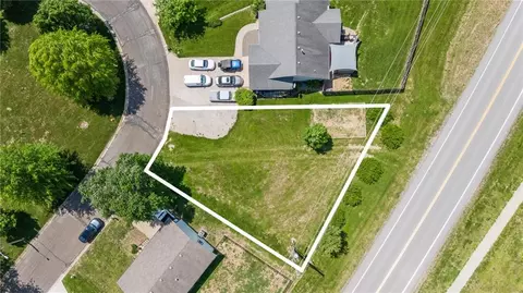 1212 Frankin Dr, Weston, MO 64098