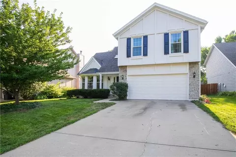 11938 S Hallet St, Olathe, KS 66062