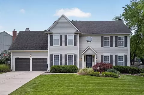 13013 Sherwood St, Leawood, KS 66209