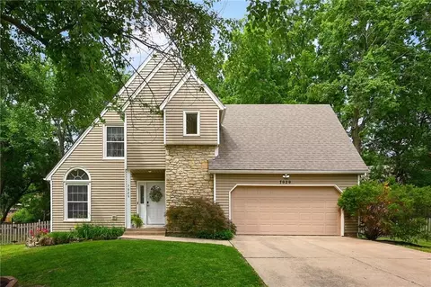 7929 W 113th Ter, Overland Park, KS 66210