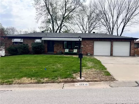 5113 Ridgewood Dr, Kansas City, MO 64151