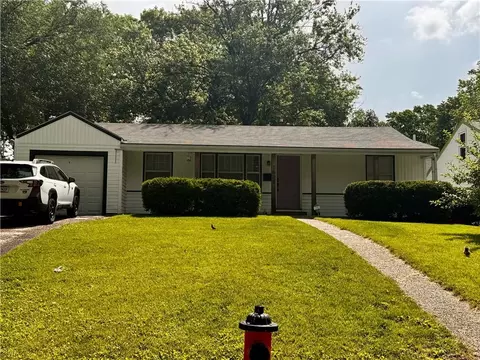 7625 Locust St, Kansas City, MO 64131