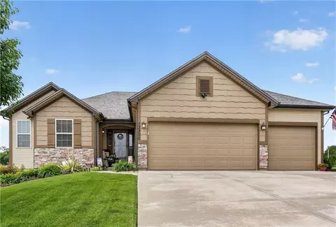 13300 N Copper Ridge Dr, Platte City, MO 64079