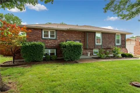 2505 S Whitney Ave, Independence, MO 64057