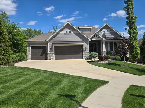 9363 Lind Rd, Lenexa, KS 66219