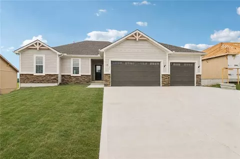 511 S Callie Rd, Bates City, MO 64011