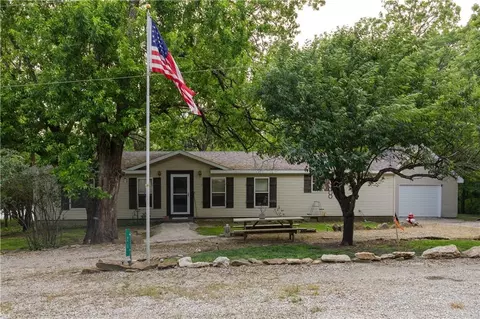 25 El Dorado Ln, Linn Valley, KS 66040