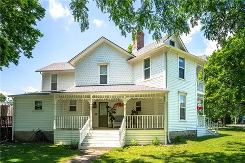 303 W 3rd St, Chanute, KS 66720