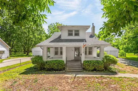11131 Sunnyslope Dr, Kansas City, MO 64134