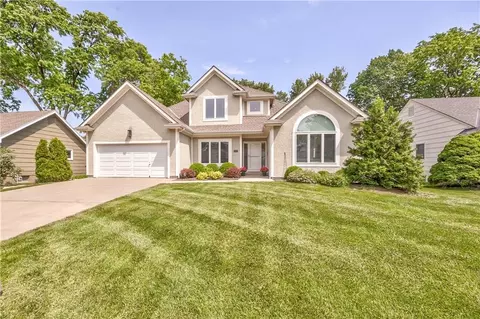 6424 W 100th Ter, Overland Park, KS 66212