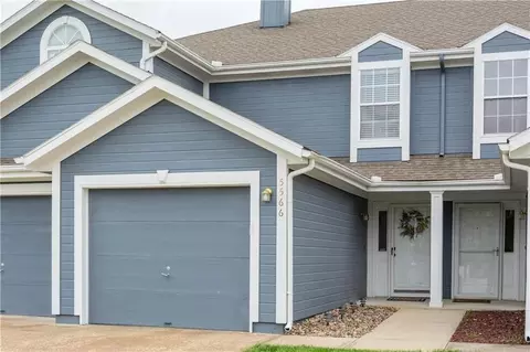 5566 NW Moonlight Meadow Dr, Lees Summit, MO 64064