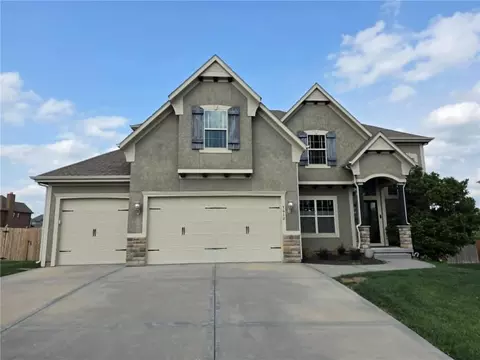 1412 SW Whistle Dr, Lees Summit, MO 64082