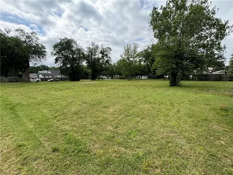 422 E 428 E 3rd St, Cherryvale, KS 67335 photo 4