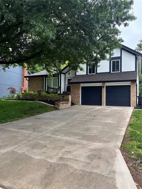 3507 NE Logwood Ct, Lees Summit, MO 64064