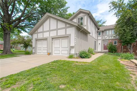 10103 Edelweiss Cir, Merriam, KS 66203