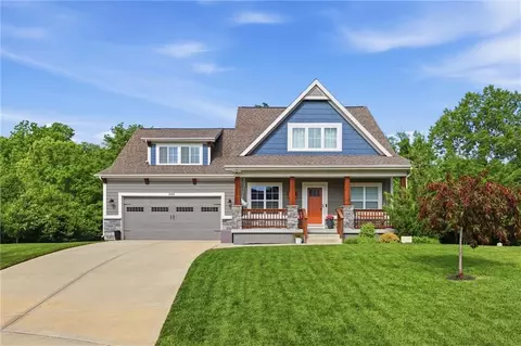 295 Fawn Ln, Liberty, MO 64068