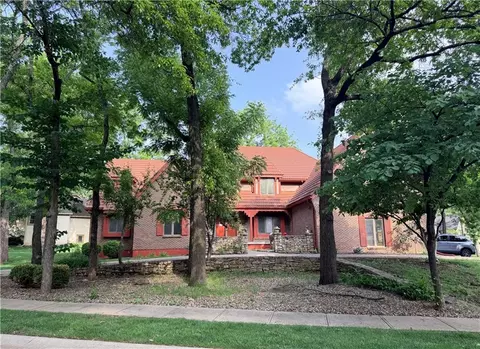 12101 Pawnee Ln, Leawood, KS 66209